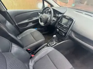 Renault Clio Intens LED Scheinw. KeylessGO Navi Kamera Leder