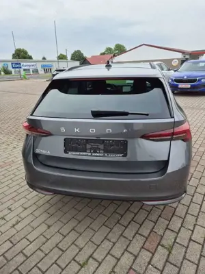 Skoda Octavia Combi 1.5 TSI mHEV 110 kW Selection Bild 5