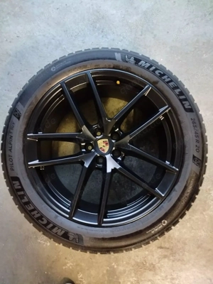 Porsche Macan II Winterräder 20 Zoll Original Turbo GTS Felgen Schwarz matt TOP