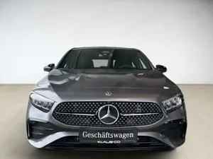 Mercedes-Benz A 180 AMG Advanced Plus Night SpurW S-Sitz PDC Bild 2