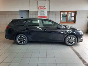Kia Ceed SW / cee'd SW 1.5 T-GDI  Sportswagon Bild 2