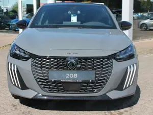 Peugeot 208 GT Hybrid 145 e-DSC6 Sicht  Navi Bild 2