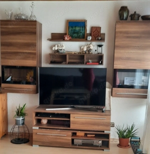 Wandregal und Komoden