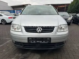 Volkswagen Touran Highline / AUTOMATIK/ MOTORSCHADEN