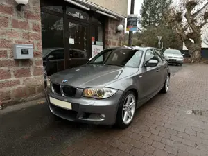 BMW 118 i*M-Paket*Leder*Temp*PDC*Xenon*MFL*18 Zoll*Klima* Bild 4