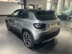 Jeep Avenger Elektro Summit NAVI Bild 5