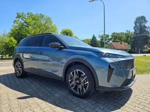 Peugeot 5008 Hybrid GT NAVI AHK 7-Sitzer VOLL-LED e.Heckklappe Bild 2