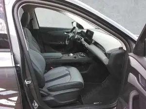 MG Others S5 Luxury Long Range Bild 3