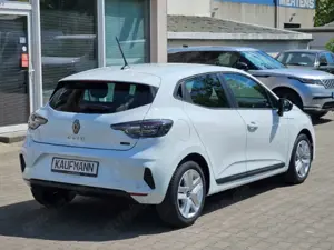 Renault Clio V Evolution 1.6 E-TECH Hybrid 145 EU6e, Rückfahrka Bild 4