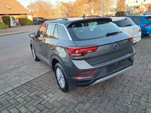 Volkswagen T-Roc Life DSG NAVI Bild 4