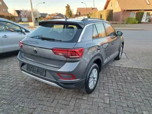 Volkswagen T-Roc Life DSG NAVI Bild 3