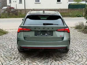 Skoda Octavia Combi 2.0 TSI DSG RS /Navi /ACC /Matrix Bild 5
