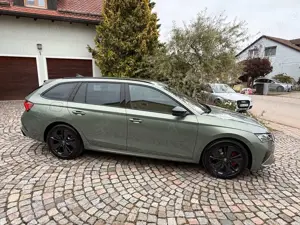 Skoda Octavia Combi 2.0 TSI DSG RS /Navi /ACC /Matrix Bild 3