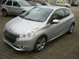 Peugeot 208 1.6 VTi Automatik original 26400 KM !!