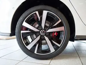 Volkswagen Golf VIII 1.5 eHybrid GTE ACC MATRIX-LED 360° Bild 5