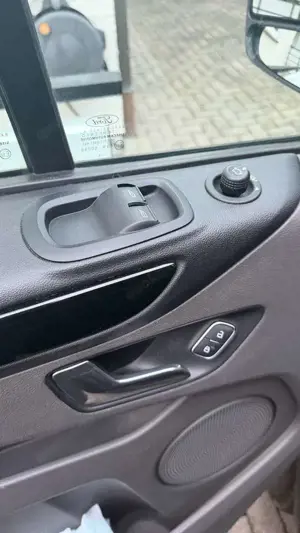 Ford Transit Custom Transit Custom 300 L1H1 LKW VA Autm. Limited Bild 5