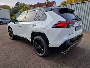 Toyota RAV 4 Hybrid 2.5 4x4 Style Selection Navi Soundsystem JB Bild 3