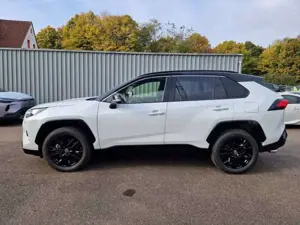 Toyota RAV 4 Hybrid 2.5 4x4 Style Selection Navi Soundsystem JB Bild 2