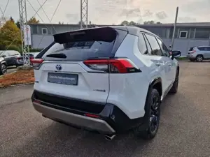 Toyota RAV 4 Hybrid 2.5 4x4 Style Selection Navi Soundsystem JB Bild 5