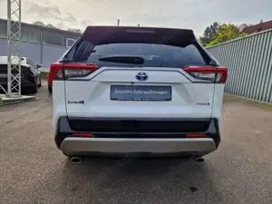 Toyota RAV 4 Hybrid 2.5 4x4 Style Selection Navi Soundsystem JB Bild 4