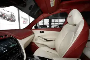 Aston Martin DBX 4.0 V8 #Exclusive Farbkombi #deutsches Fzg. Bild 4