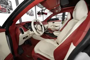 Aston Martin DBX 4.0 V8 #Exclusive Farbkombi #deutsches Fzg. Bild 3