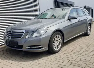 Mercedes-Benz E 220 T CDI DPF BlueEFFICIENCY 7G-TRONIC Elegance