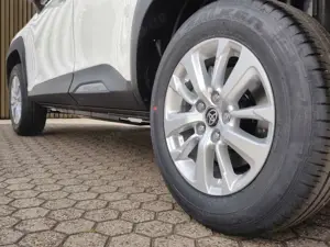 Toyota Yaris Cross Hybrid FWD Comfort Bild 5