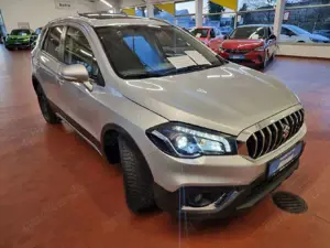 Suzuki SX4 S-Cross Comfort+ 4x4 Autom.Pano LED Kam. Winterräder Lede Bild 2