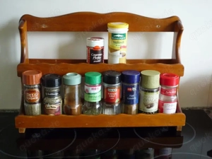 Gewürzregal aus Holz