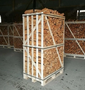 Kaminholz Brennholz Eiche oder Buche trocken