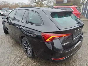 Skoda Octavia Combi Diesel IV 2.0 TDI DSG Ambition Bild 2