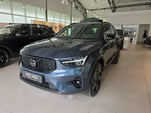 Volvo XC40 B3 Plus Black Edition Bild 2