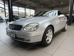 Mercedes-Benz SLK 200 Tuner CD Spieler, Automatik Bild 1