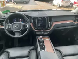 Volvo XC60 T6 Plus Bright Plug-In AHK ACC 360° PANO Bild 3