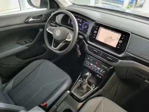 Volkswagen T-Cross Style DSG 17"LM 2AC+ LED+ Navi TravelAss Bild 3