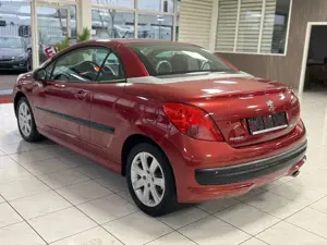 Peugeot 207 CC Cabrio-Sport+Sitzheizung+PDC+Klima+99TKM! Bild 5