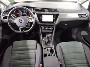 Volkswagen Touran 2.0 TDI Comf. Navi RFK ACC Keyless Shz Bild 5