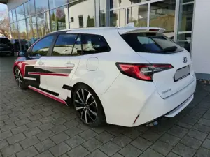 Toyota Corolla TS 2.0 Hybrid Business Edition Navi LED Bild 2