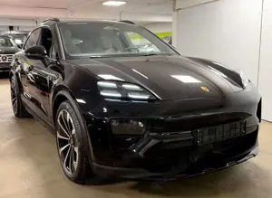 Porsche Macan MACAN 4 DESIGNPACK 22ZOLL TRÜFFEL INT PANO FULL!