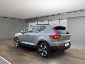 Volvo XC40 Plus Dark 2WD Bild 4