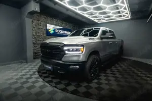 Dodge RAM 5.7 V8 HEMI 4x4 OFFROAD Night-Paket *LED*