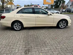 Mercedes-Benz E 220 MOTOR LÄUFT UNRUHIG