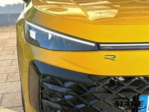 Volkswagen T-Roc R-Line 1.5 eTSI DSG ACC NAVI LED DAB SHZ APP Bild 3