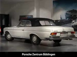 Mercedes-Benz 220 SE b Cabriolet W111 Oldtimer 28.100 km Bild 3