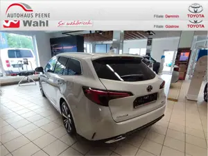 Toyota Corolla Touring Sports 2.0 Hybrid Teamplayer Bild 2