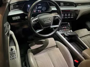 Audi e-tron 55 Leder-Alcantara+Sportsitz+Memory+AHK++ Bild 3