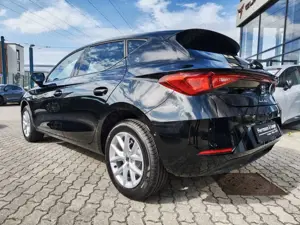 SEAT Leon 1.5 eTSI DSG Road Edition *SHZ,VisionPlus* Bild 4