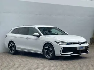 Volkswagen Passat R-Line 2.0 TDI DSG HUD/AHK/Navi/360Kamera Bild 4