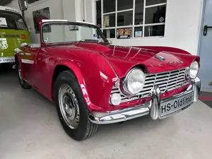 Triumph TR4 Cabriolet / Roadster aufwendig restauriert. Bild 2